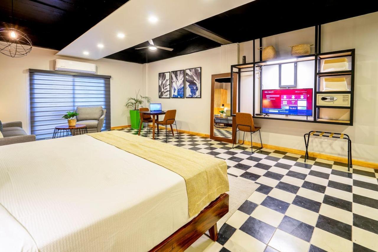 Joint Boutique Hotel Zona Romantica ปูแอร์โตบาญาร์ตา ภายนอก รูปภาพ